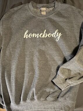 Gildan sweatshirt